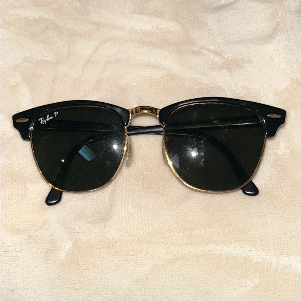 Ray-Ban Black Sunglasses Classic Style - Picture 2 of 3